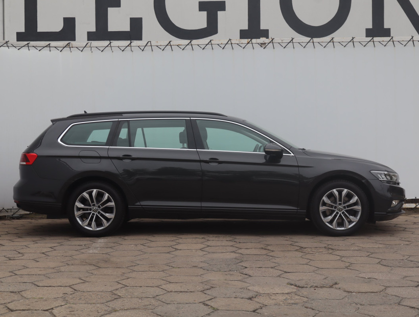 Volkswagen Passat, 2021