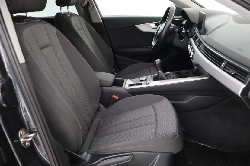 Audi A4, 2016