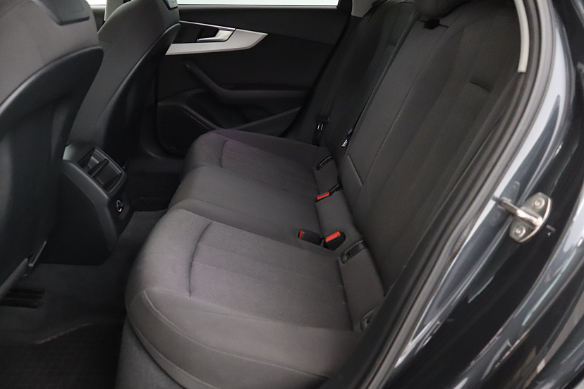 Audi A4, 2016