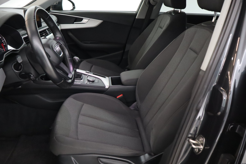 Audi A4, 2016