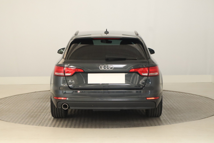 Audi A4, 2016