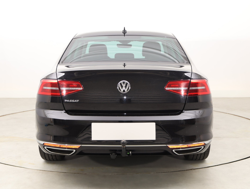 Volkswagen Passat, 2016