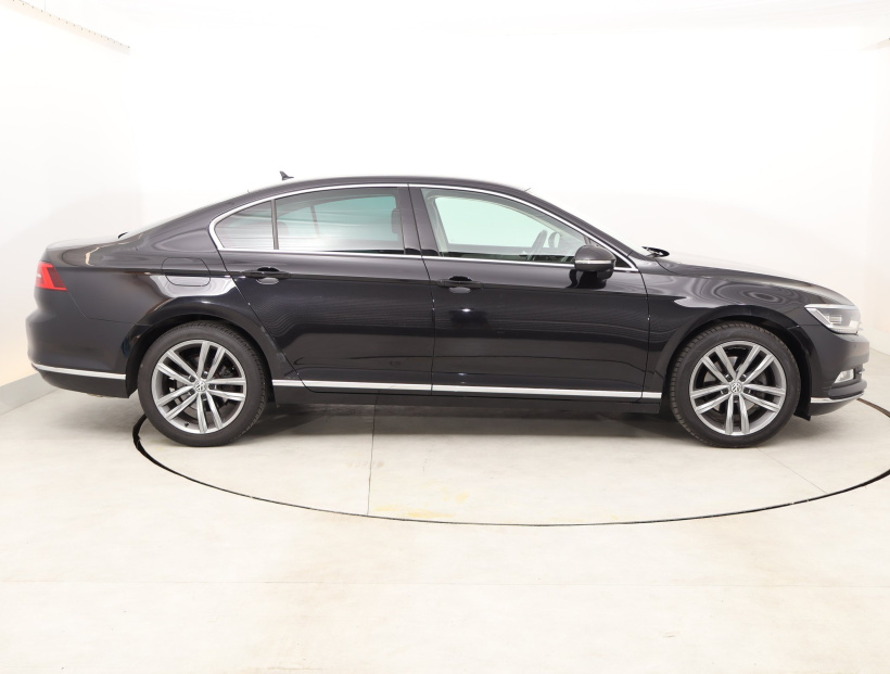 Volkswagen Passat, 2016