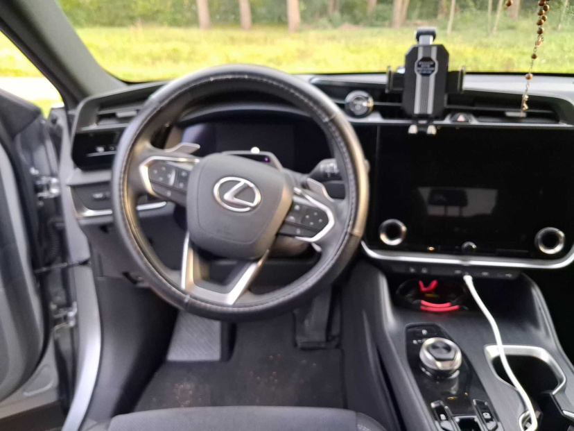Lexus RZ, 2023