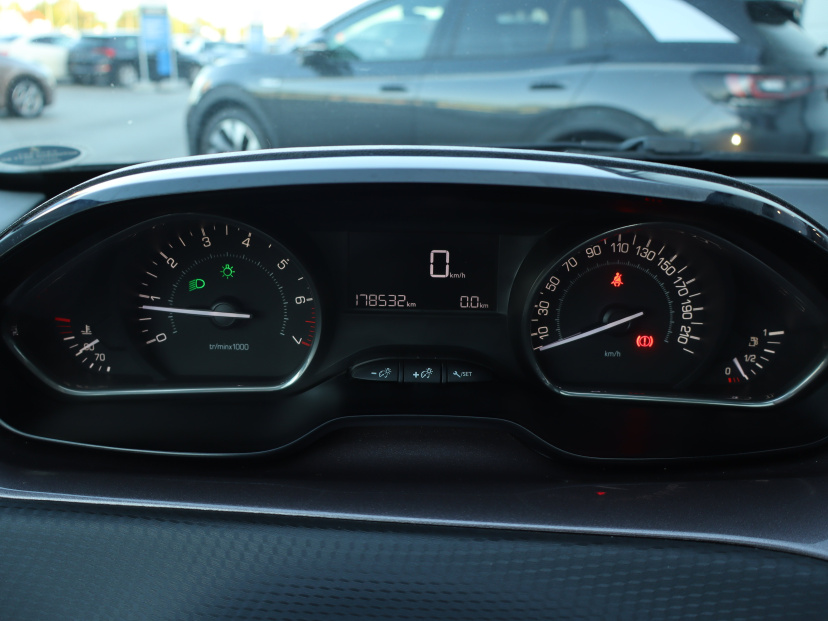 Peugeot 2008, 2015