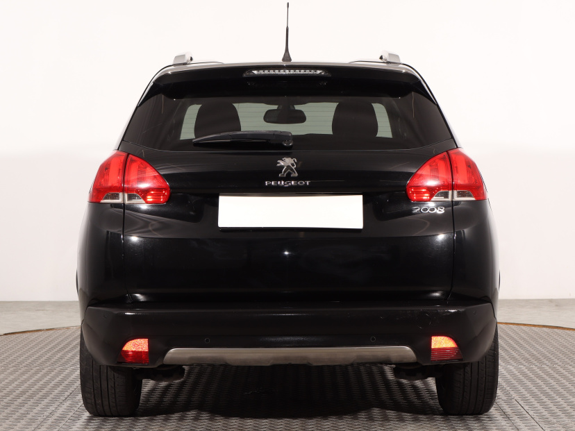 Peugeot 2008, 2015