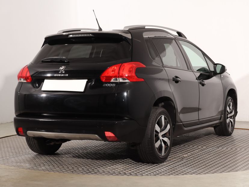 Peugeot 2008, 2015