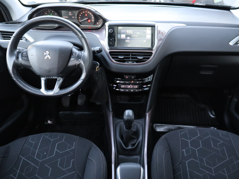 Peugeot 2008, 2015