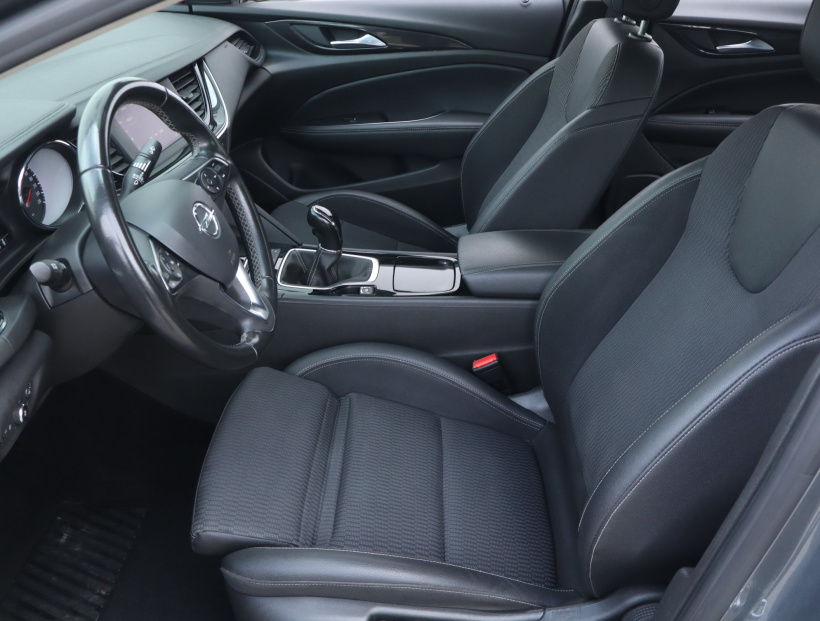 Opel Insignia, 2021