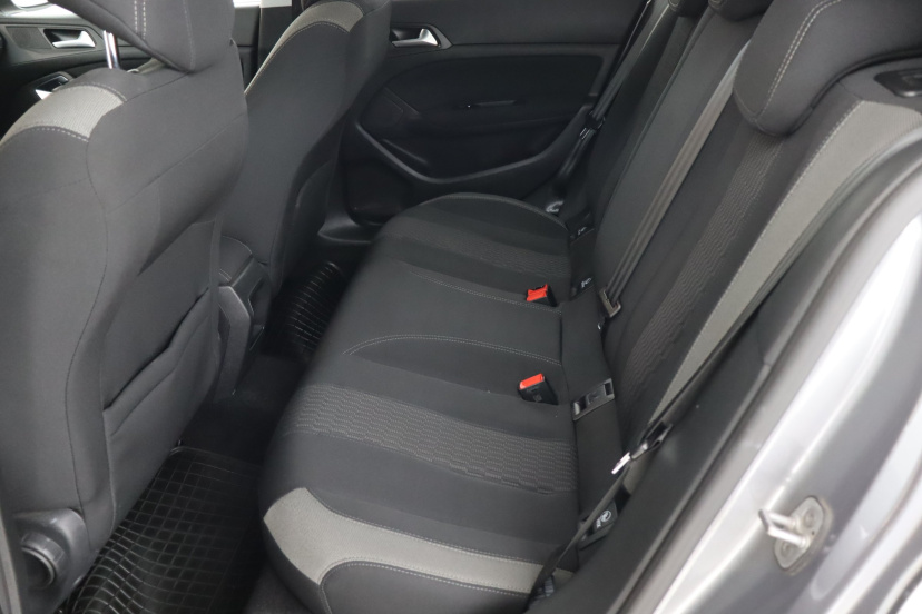 Peugeot 308, 2015
