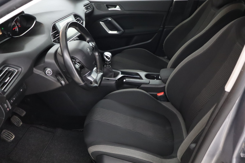 Peugeot 308, 2015