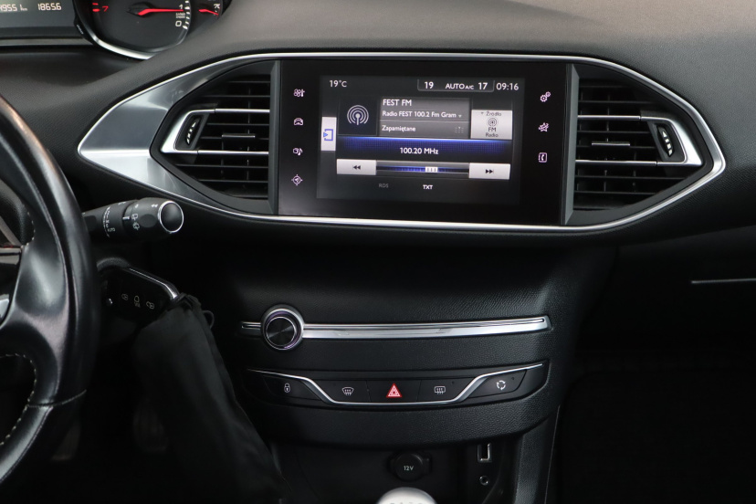 Peugeot 308, 2015