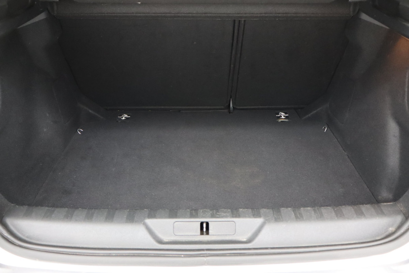 Peugeot 308, 2015