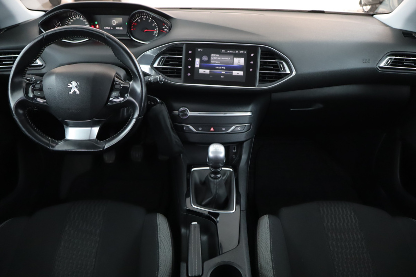 Peugeot 308, 2015