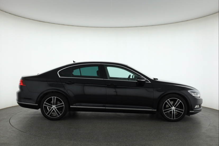 Volkswagen Passat, 2019