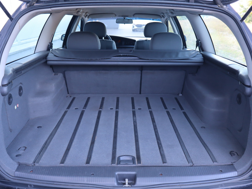 Opel Omega, 2001