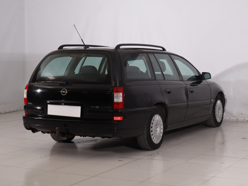 Opel Omega, 2001