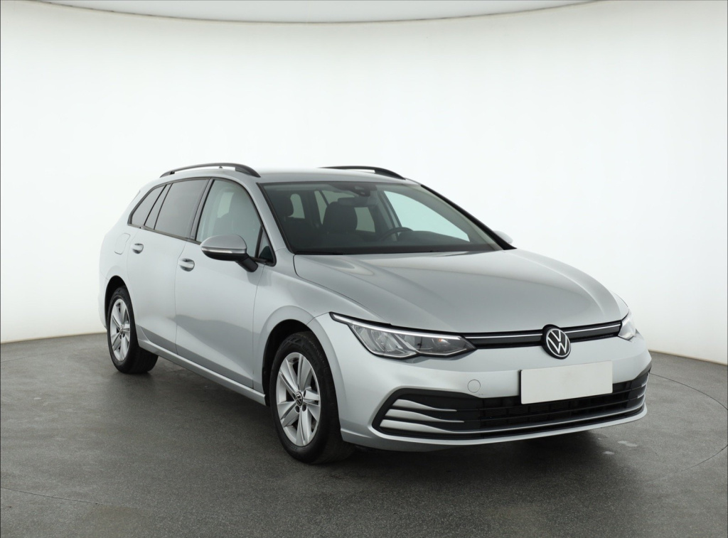 Volkswagen Golf, 2023