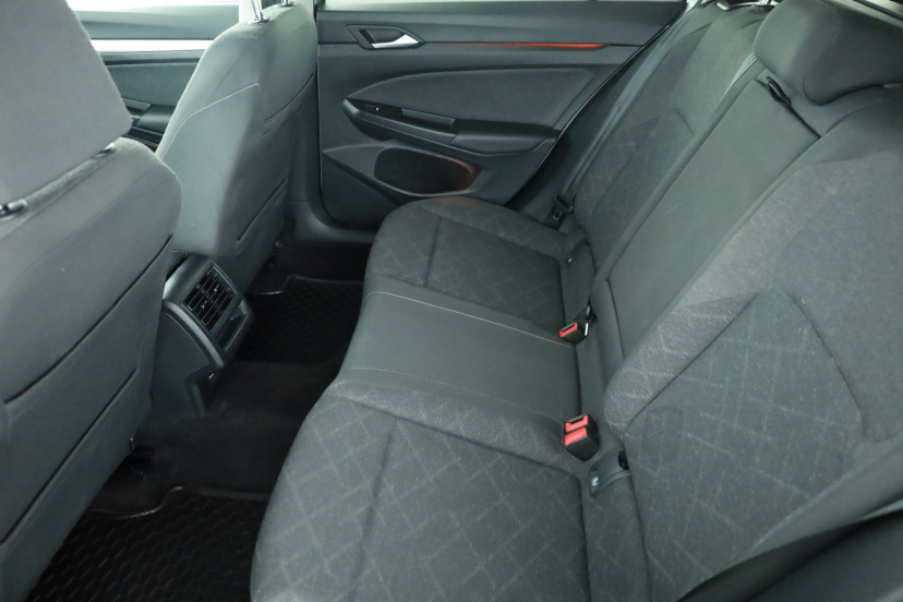 Volkswagen Golf, 2023