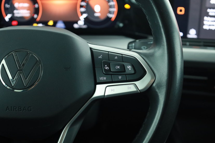 Volkswagen Golf, 2023