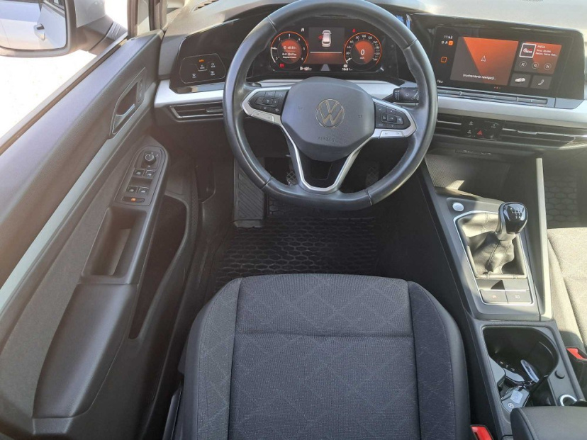 Volkswagen Golf, 2023