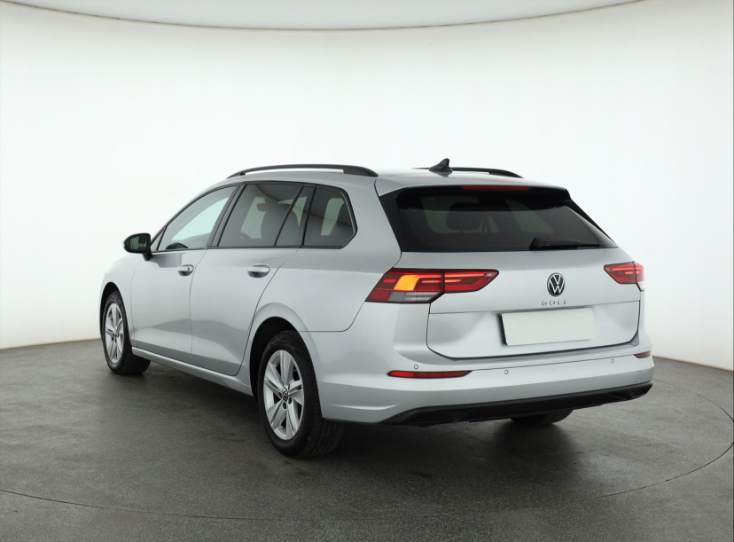 Volkswagen Golf, 2023