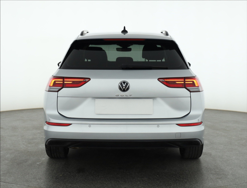 Volkswagen Golf, 2023