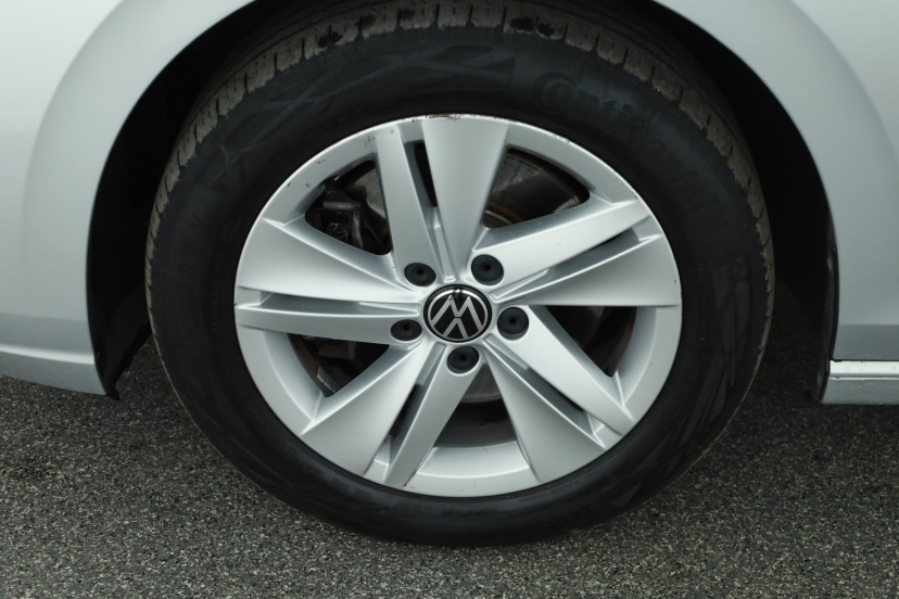 Volkswagen Golf, 2023