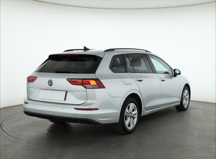 Volkswagen Golf, 2023