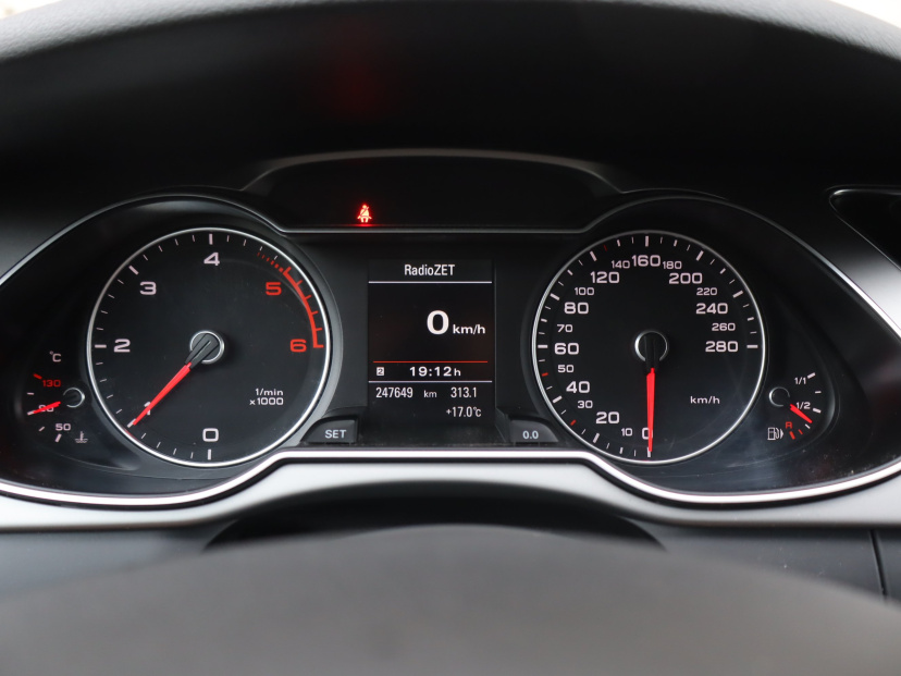 Audi A4, 2014