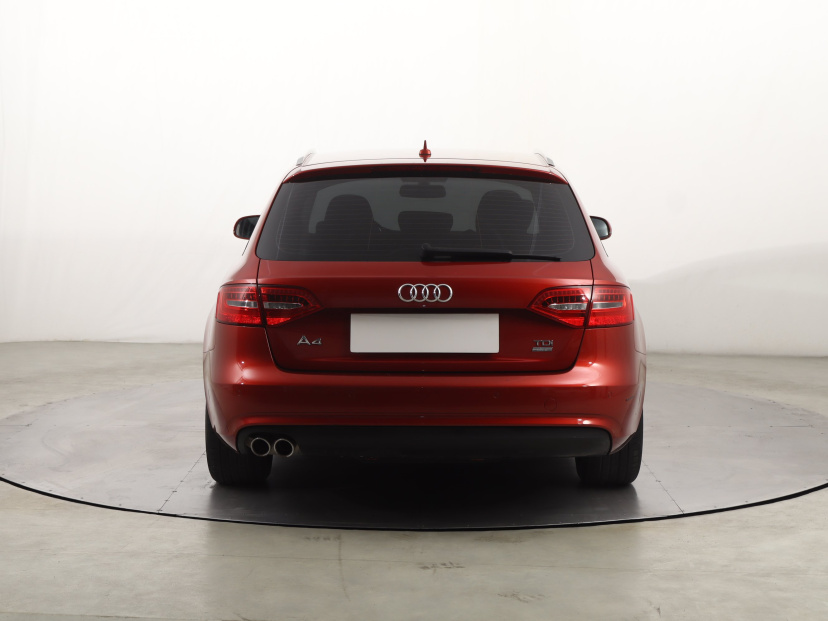 Audi A4, 2014