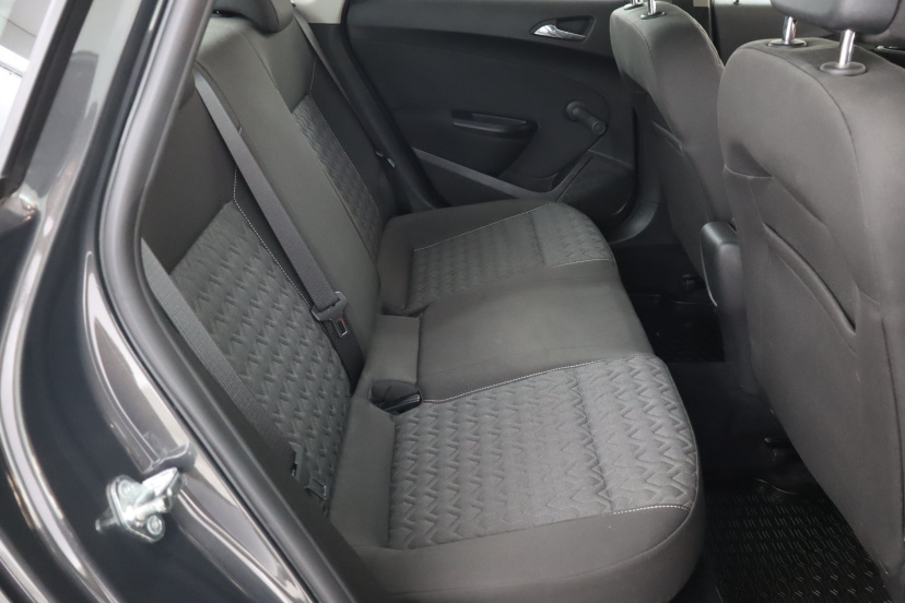 Opel Astra, 2013