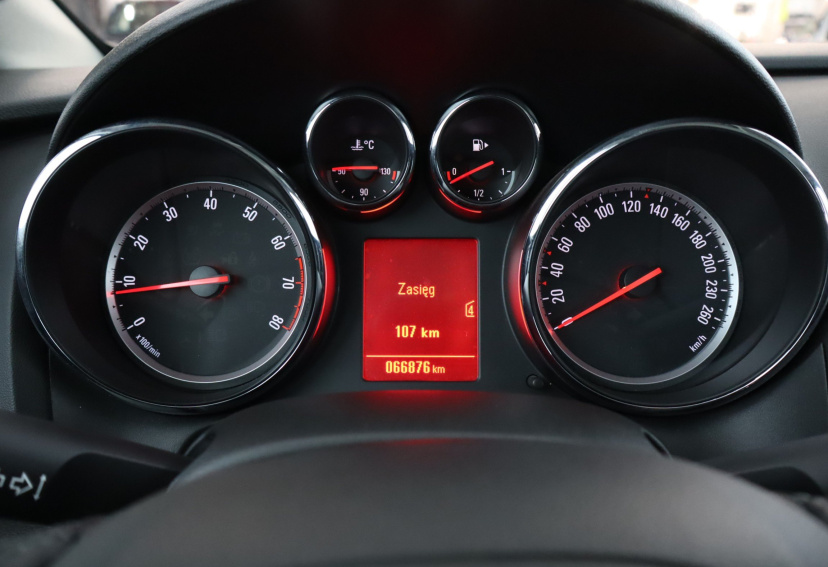 Opel Astra, 2013
