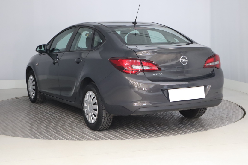 Opel Astra, 2013