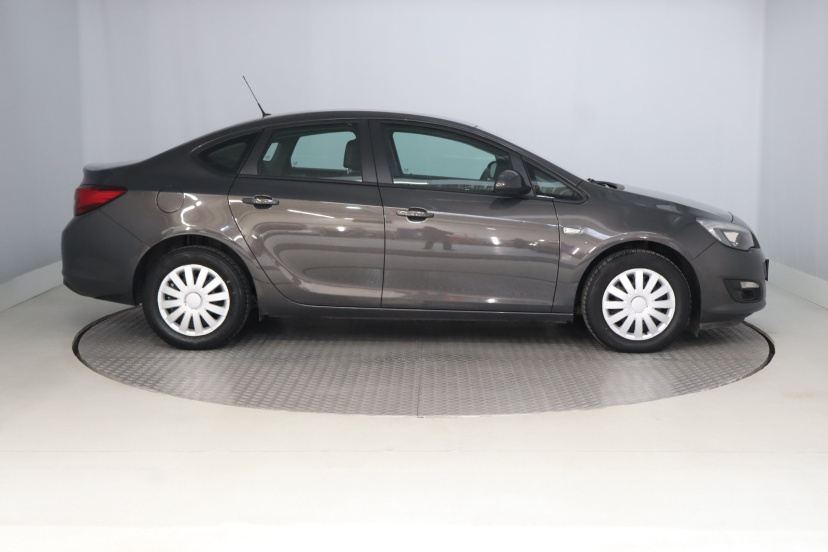 Opel Astra, 2013