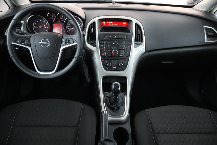 Opel Astra, 2013
