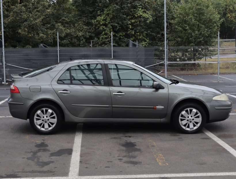 Renault Laguna, 2004