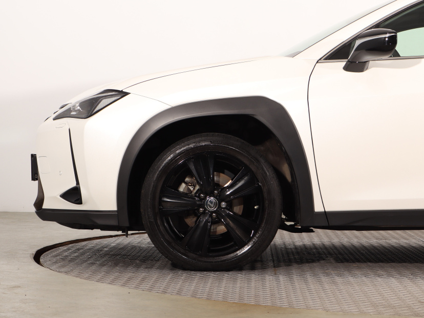 Lexus UX, 2023
