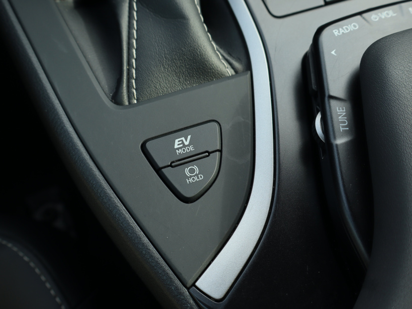 Lexus UX, 2023