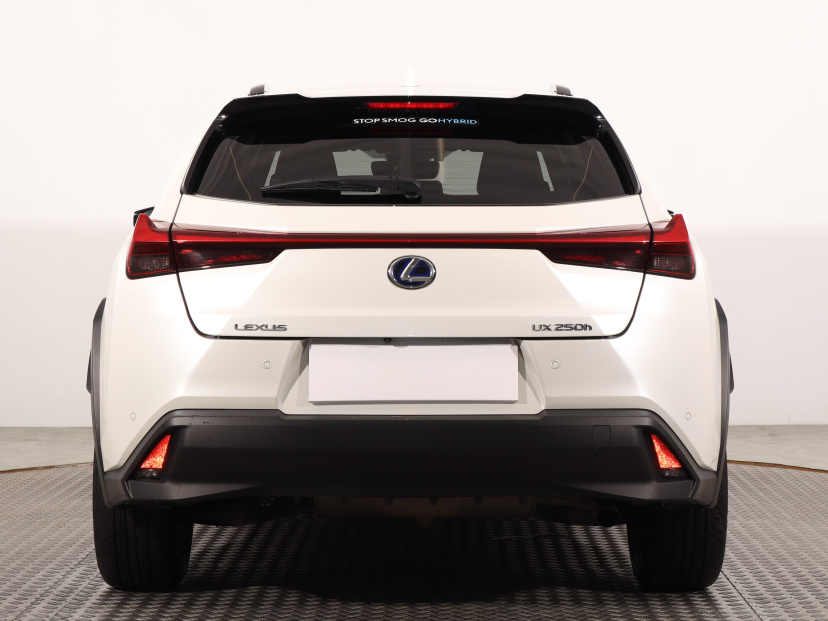 Lexus UX, 2023