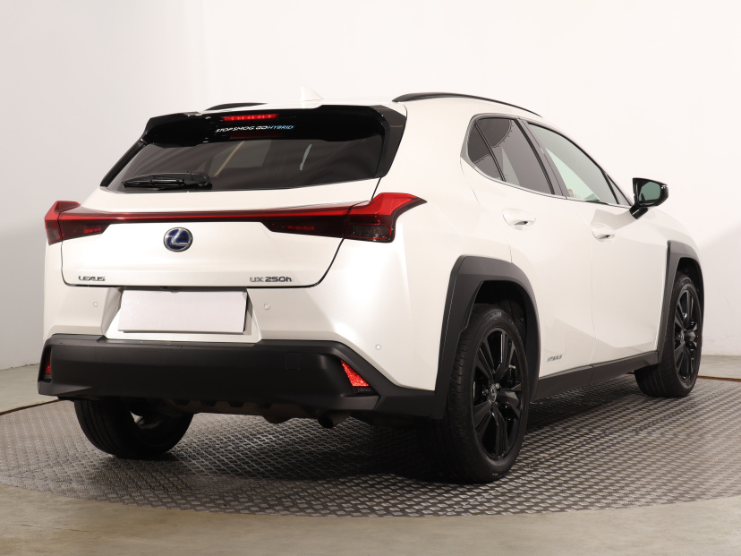 Lexus UX, 2023