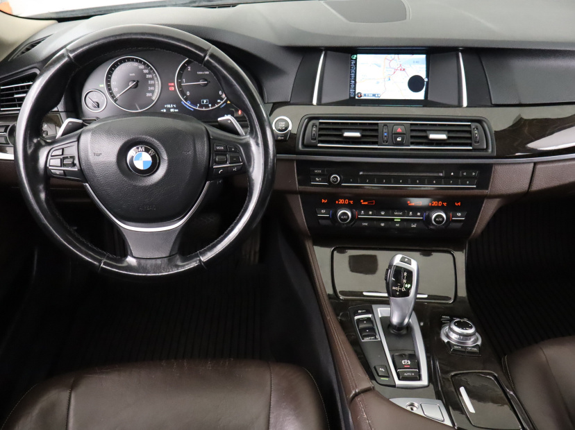 BMW 5, 2016