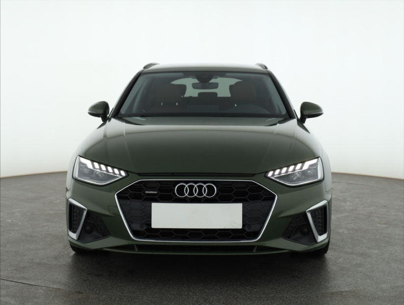 Audi A4, 2022