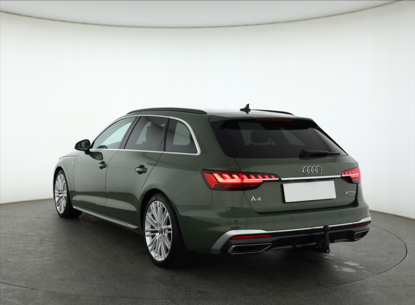 Audi A4, 2022