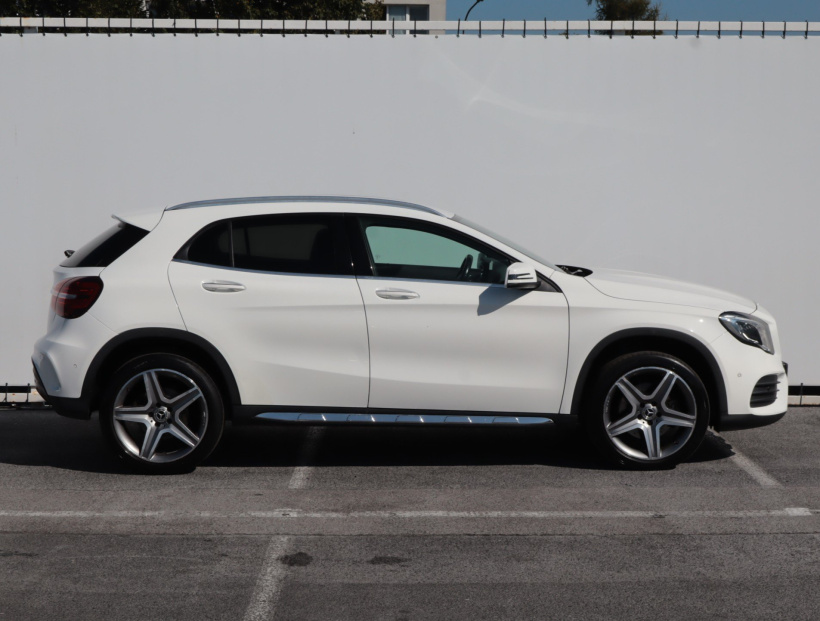Mercedes-Benz GLA, 2017