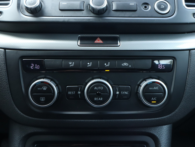 Volkswagen Sharan, 2015