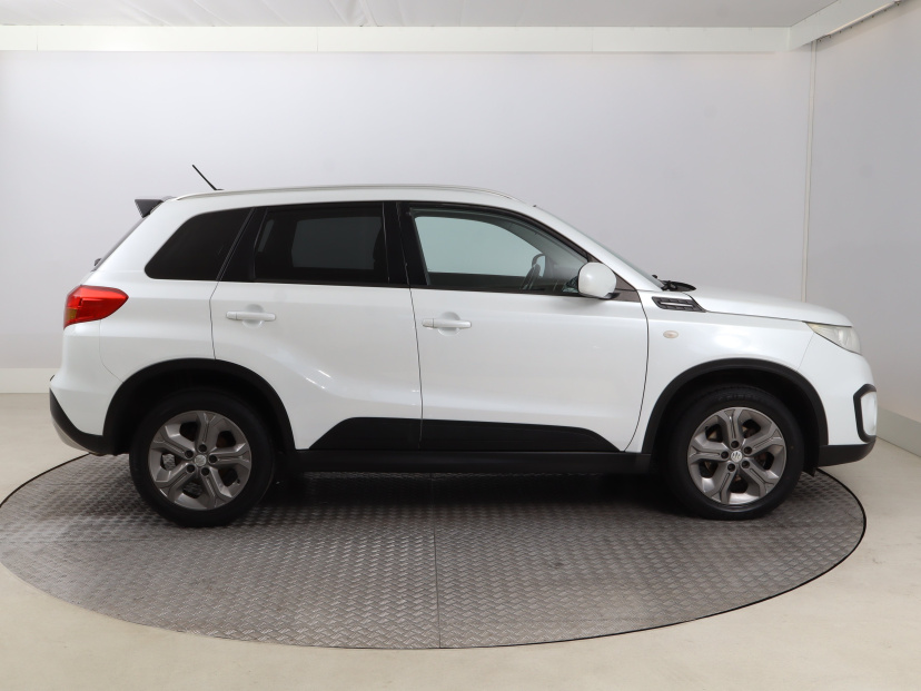 Suzuki Vitara, 2015