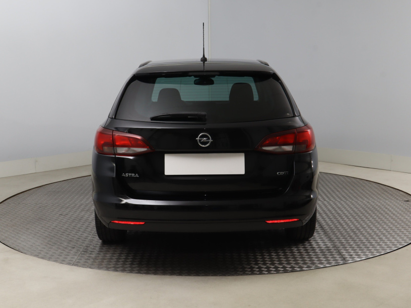 Opel Astra, 2018