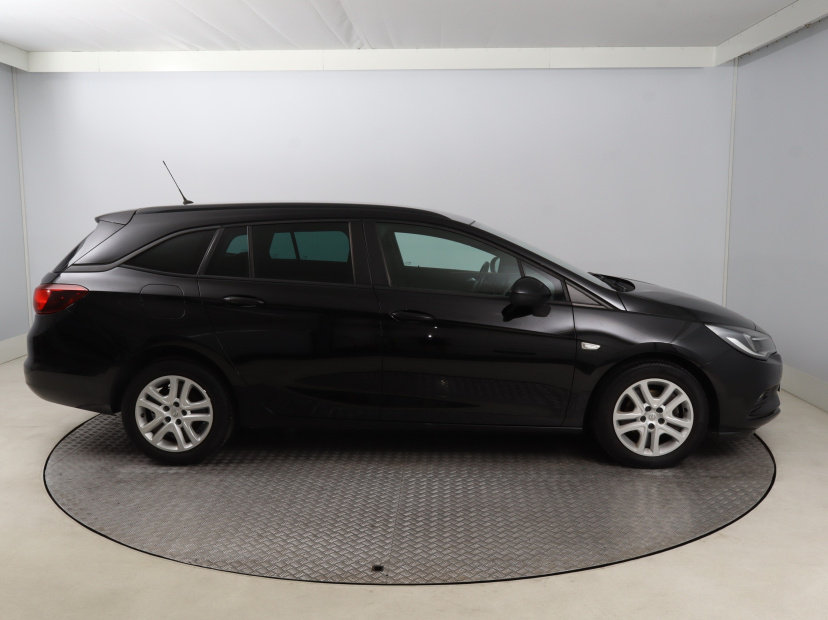 Opel Astra, 2018