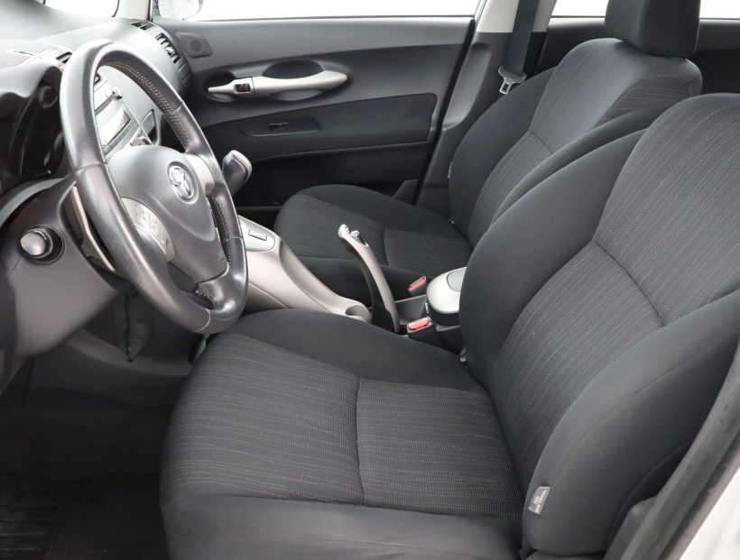 Toyota Auris, 2008